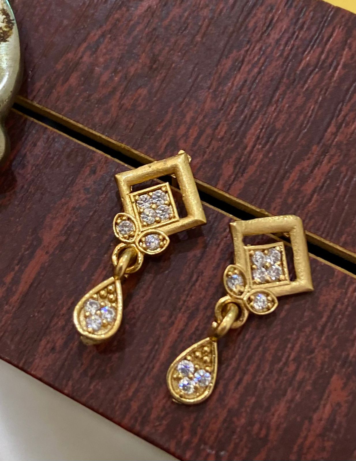 Small Dangle square design earring