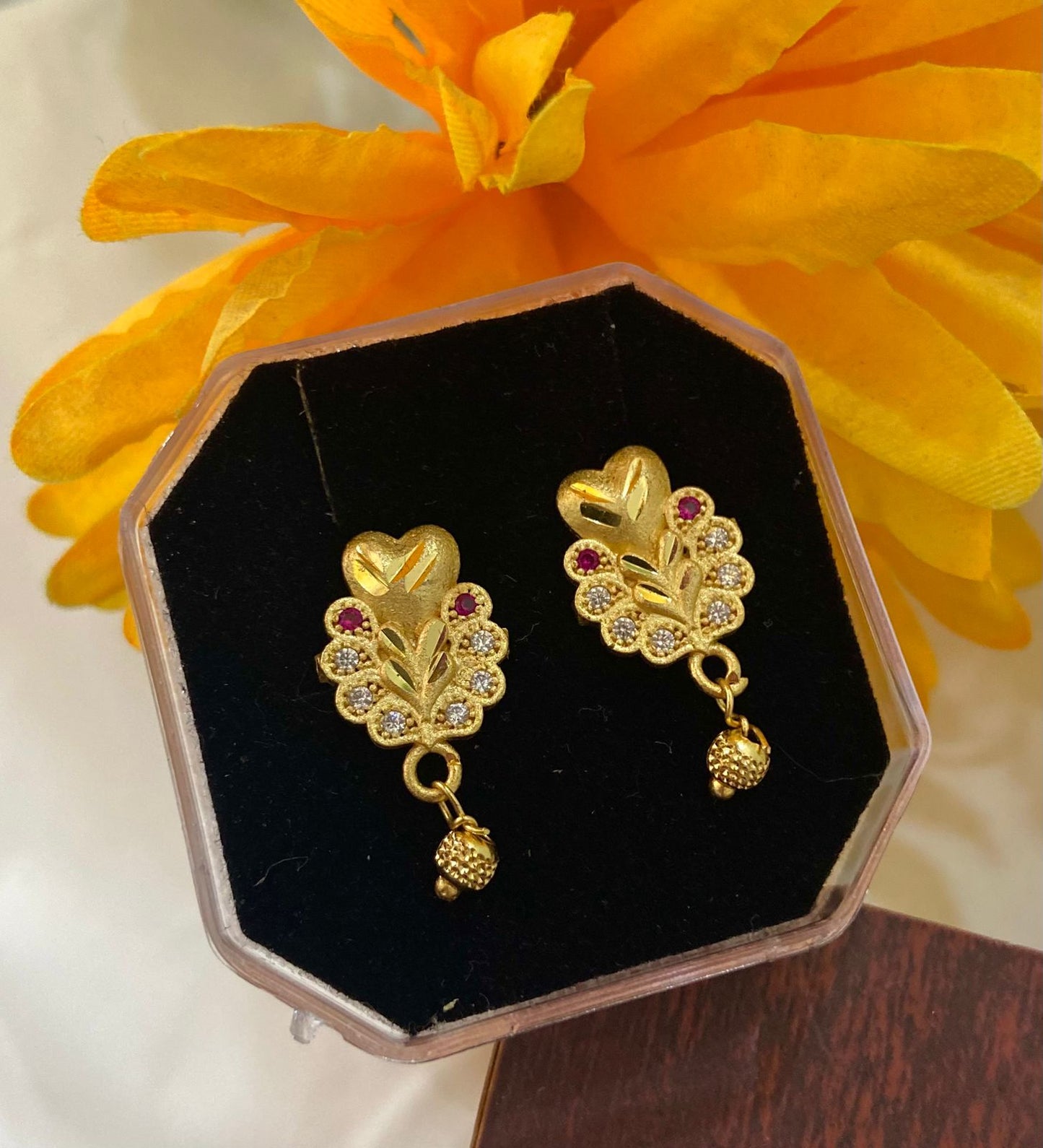 Heart shaped Dangle earring