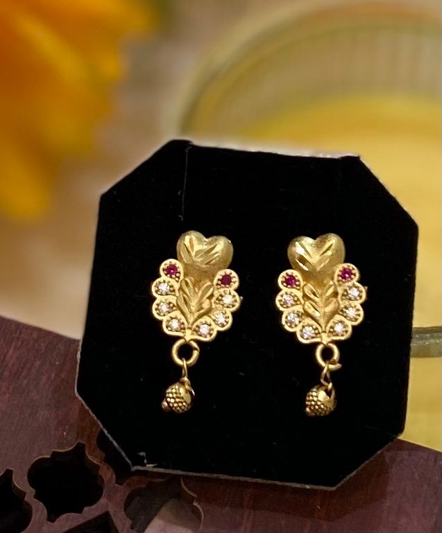 Heart shaped Dangle earring