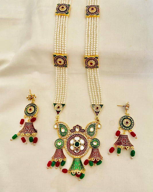 Royal pendent necklace set with earrings.
