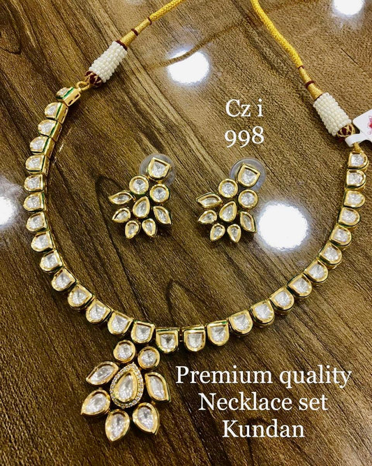White Flower pattern Polki necklace set